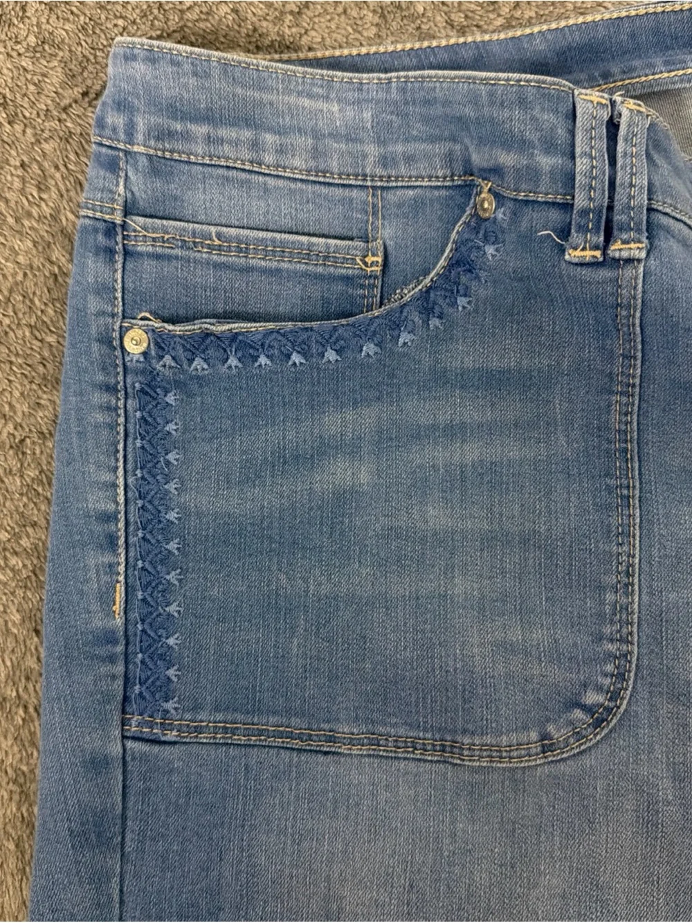 Gloria Vanderbilt All Around Slimming Bermuda Blue Jean Shorts Lt Wash Women 22W